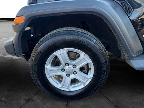 Used 2018 Jeep Wrangler Unlimited Sport S image 14