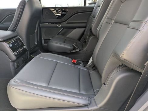 New 2026 Lincoln Aviator AWD w/ Jet Appearance Package image 18