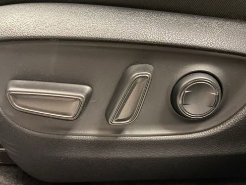 Used 2022 Toyota RAV4 XLE w/ Convenience Package AWD/4WD image 14
