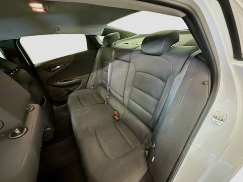 Used 2017 Chevrolet Malibu LT image 28