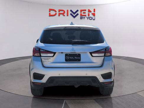 Used 2022 Mitsubishi Outlander Sport ES FWD image 4