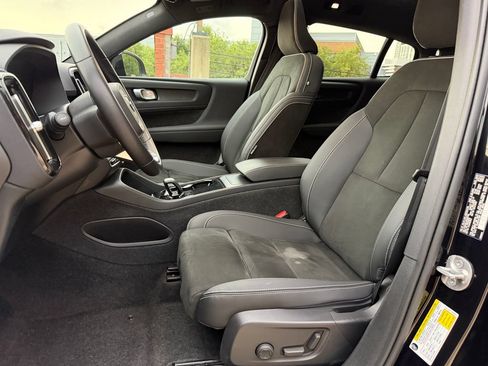 Certified 2023 Volvo C40 P8 Recharge Plus w/ Protection Package Premier AWD/4WD image 11