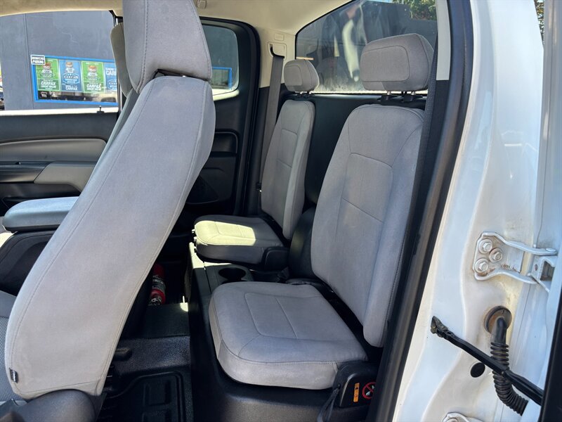 Used 2018 Chevrolet Colorado W/T w/ WT Convenience Package AWD/4WD image 8