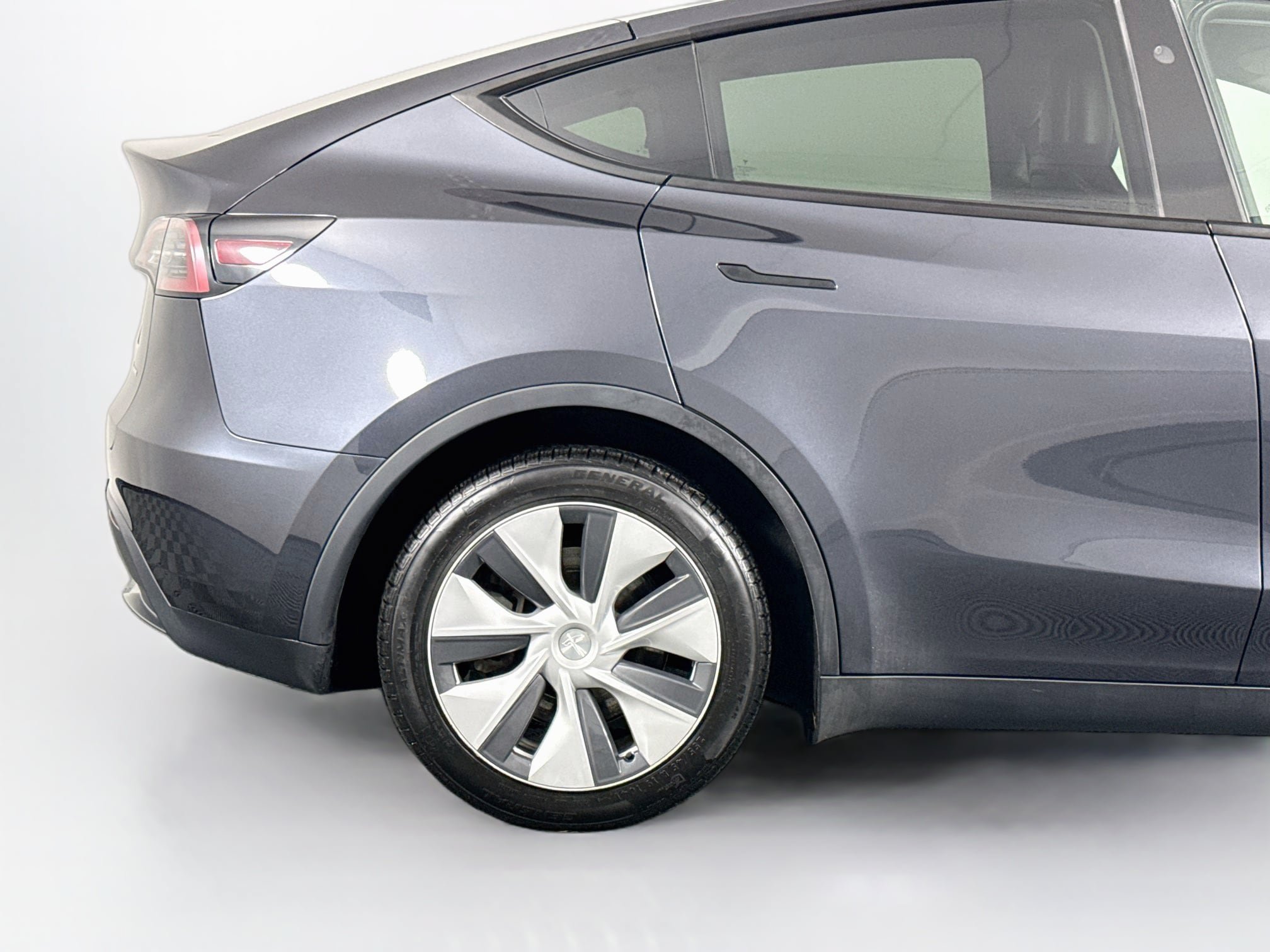 Used 2024 Tesla Model Y Long Range AWD/4WD image 43