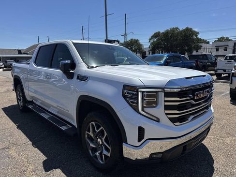 Used 2024 GMC Sierra 1500 SLT w/ SLT Premium Plus Package AWD/4WD image 4
