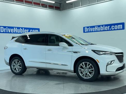 Used 2023 Buick Enclave Essence w/ Experience Buick Package AWD/4WD image 4