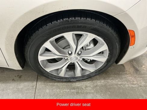 Used 2017 Chrysler Pacifica Limited w/ UConnect Theater Package image 15