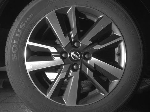 Used 2025 Nissan Versa SV image 15