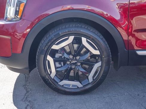 Used 2023 Kia Telluride EX w/ EX Captain's Chair Package image 10