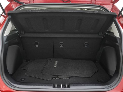 Certified 2024 Hyundai Venue SEL FWD image 9