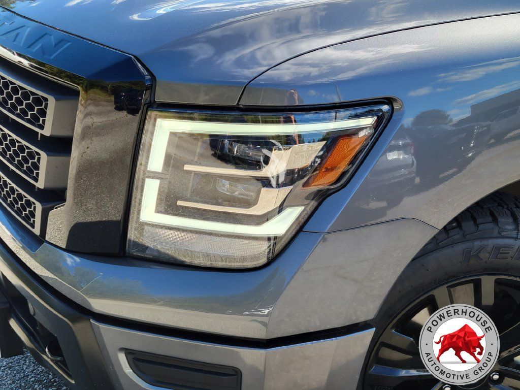 Used 2024 Nissan Titan SV w/ SV Convenience Package RWD image 11