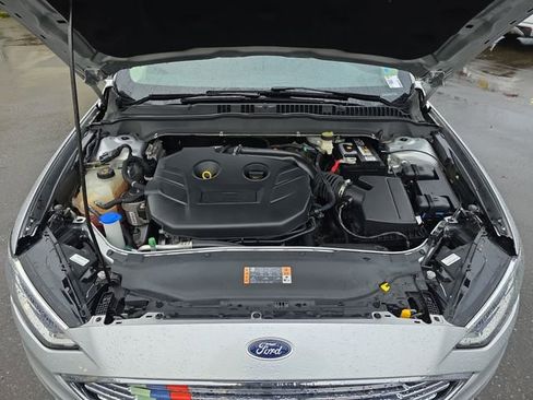 Used 2017 Ford Fusion SE w/ Equipment Group 202A image 22