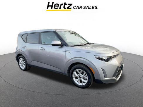 Used 2025 Kia Soul LX w/ LX Technology Package image 1