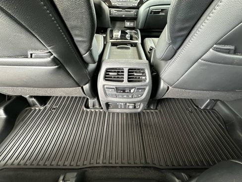 Used 2020 Honda Pilot Touring image 22