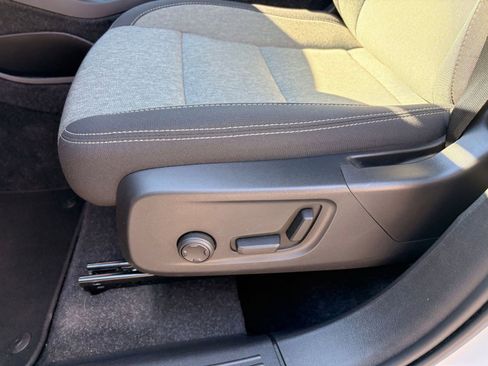 Certified 2025 Volvo XC40 B5 Core image 14