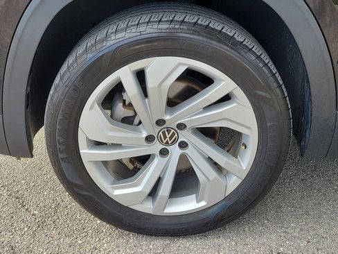 Certified 2023 Volkswagen Atlas SE FWD image 12