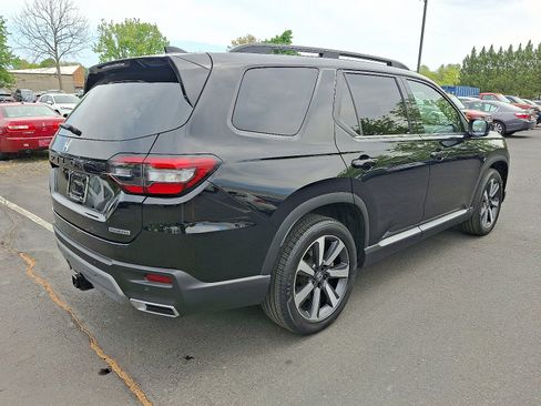 Used 2024 Honda Pilot Touring image 6