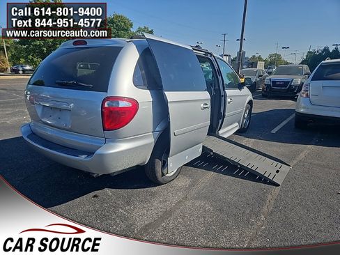 Used 2005 Dodge Grand Caravan SXT image 16