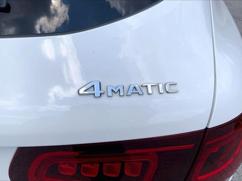 Used 2020 Mercedes-Benz GLC 300 4MATIC image 8