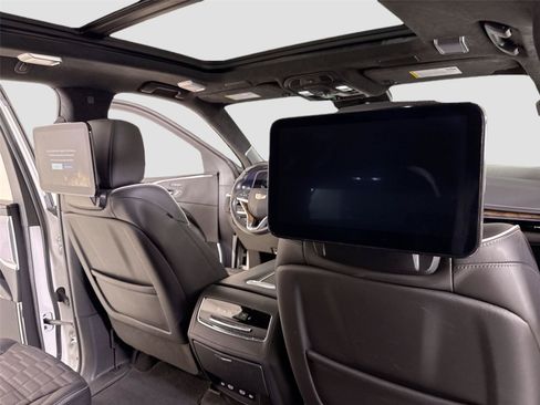 Used 2023 Cadillac Escalade Sport Platinum AWD/4WD image 31