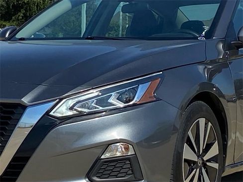 Used 2022 Nissan Altima 2.5 SV image 4