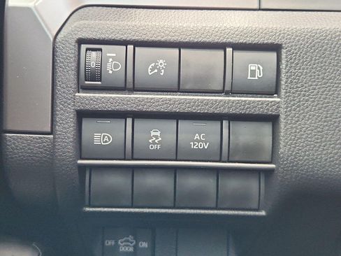Used 2026 Toyota Tacoma TRD Off-Road AWD/4WD image 17