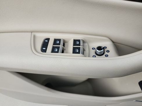 Used 2017 Audi Q7 3.0T Premium Plus w/ Premium Plus Package image 39