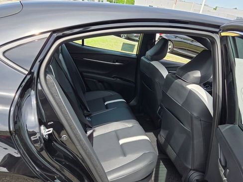 New 2026 Toyota Camry Hybrid FWD image 14