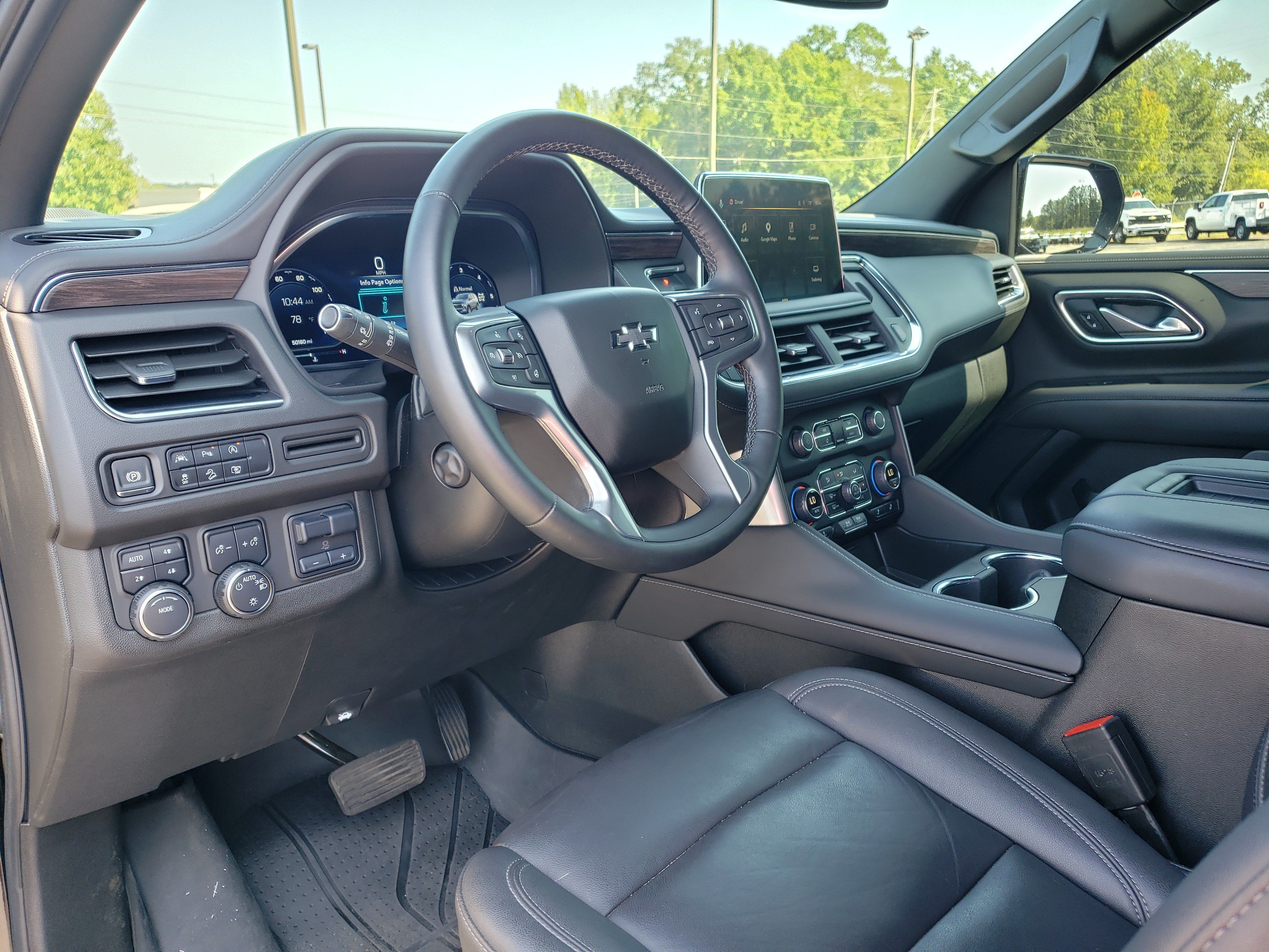 Used 2024 Chevrolet Tahoe Z71 w/ Luxury Package AWD/4WD image 30
