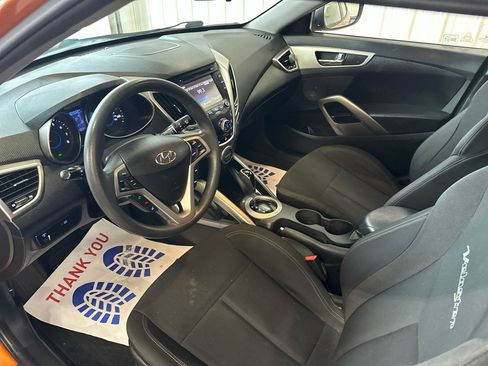 Used 2016 Hyundai Veloster FWD image 11