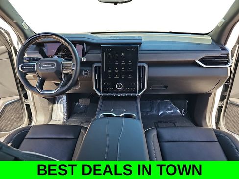 Used 2024 GMC Acadia Denali w/ Super Cruise Package FWD image 9
