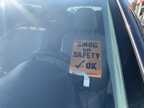 Used 2014 Toyota Venza LE image 18