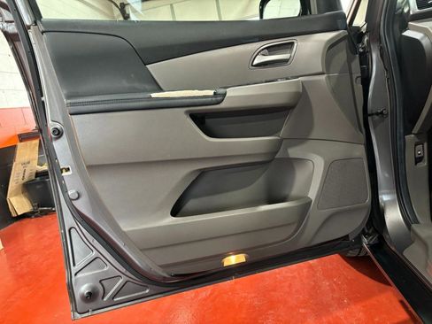 Used 2013 Honda Odyssey EX image 29
