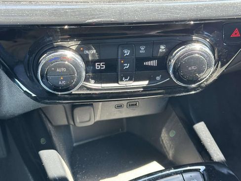 Used 2024 Chevrolet Trax RS w/ Driver Confidence Package image 26