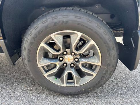 New 2025 Chevrolet Silverado 1500 LT w/ Convenience Package II image 4