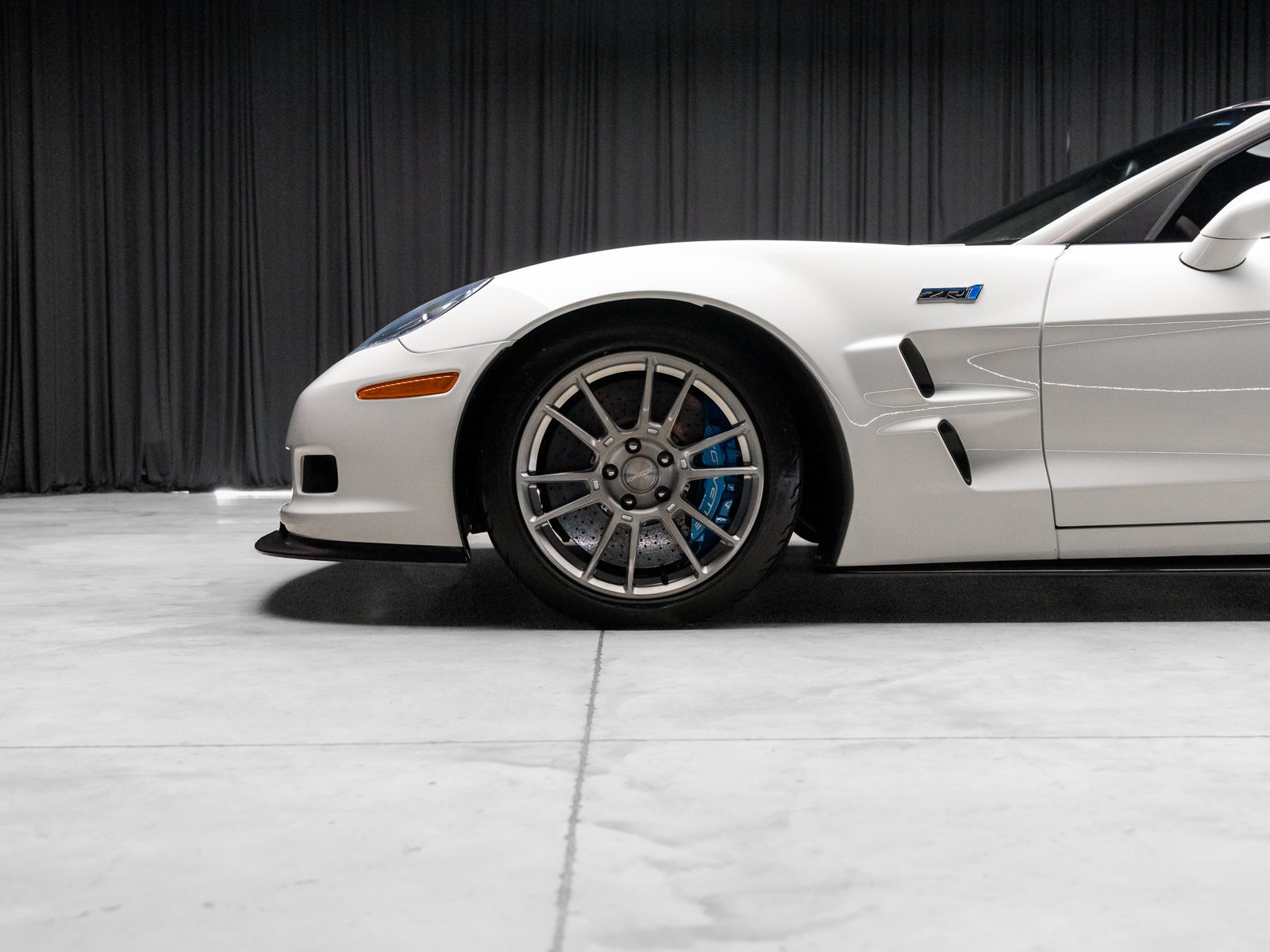Used 2013 Chevrolet Corvette ZR1 w/ 3ZR Preferred Equipment Group RWD image 23
