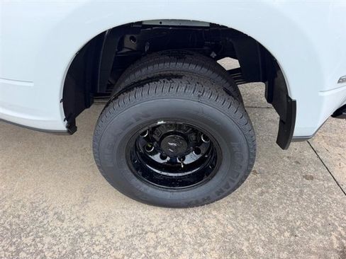 New 2026 RAM 3500 Laramie AWD/4WD image 7