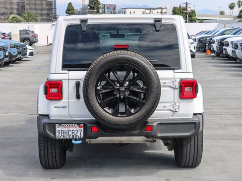 Used 2022 Jeep Wrangler Unlimited Sahara image 8