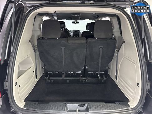 Used 2016 Dodge Grand Caravan SE image 23