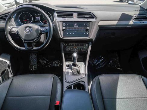Used 2019 Volkswagen Tiguan SE w/ Panoramic Sunroof Package FWD image 11