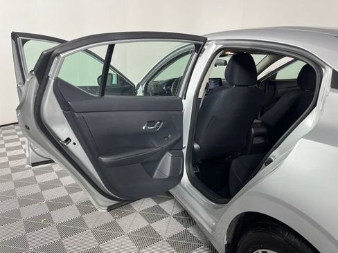 Used 2023 Nissan Sentra SV FWD image 40