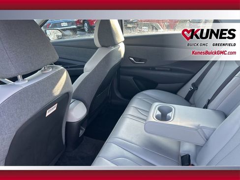 Used 2025 Hyundai Elantra Limited image 31