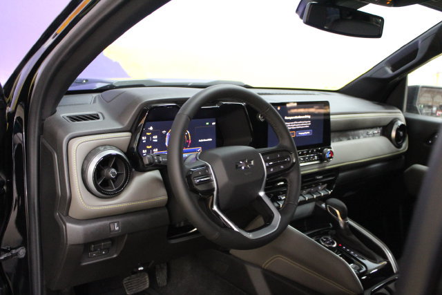 New 2026 Chevrolet Colorado ZR2 w/ Technology Package AWD/4WD image 14