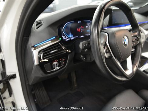 Used 2020 BMW 530e image 26
