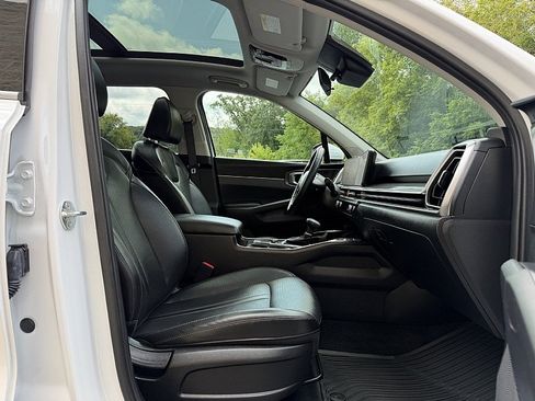 Used 2025 Kia Sorento S w/ Panoramic Sunroof Package FWD image 16