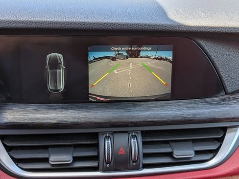 Used 2020 Alfa Romeo Stelvio Sprint w/ Nero Edizione image 15