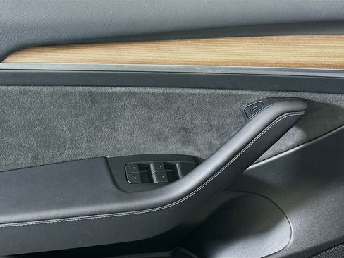 Used 2023 Tesla Model 3 Standard Range image 15