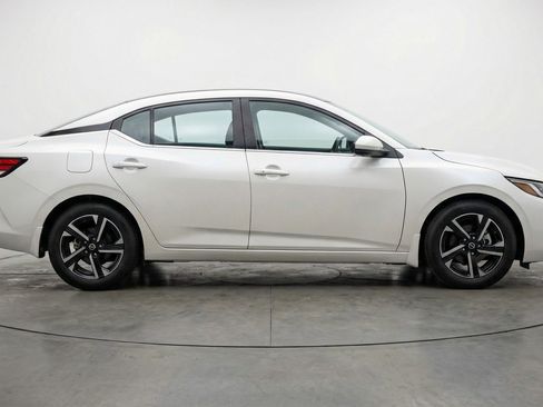 Used 2025 Nissan Sentra SV image 11
