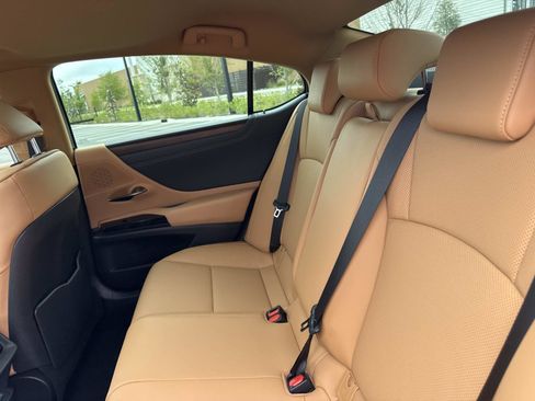 Used 2025 Lexus ES 350 w/ Premium Package FWD image 14