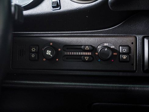 Used 1995 Porsche 911 Carrera image 24